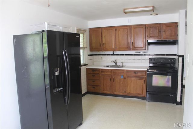 1501 Akron Drive, St Louis, MO 63137