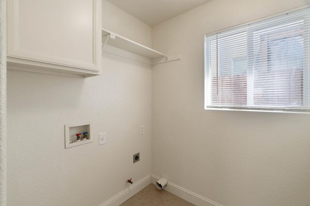 9534 Palazzo Dr, Stockton, CA 95212