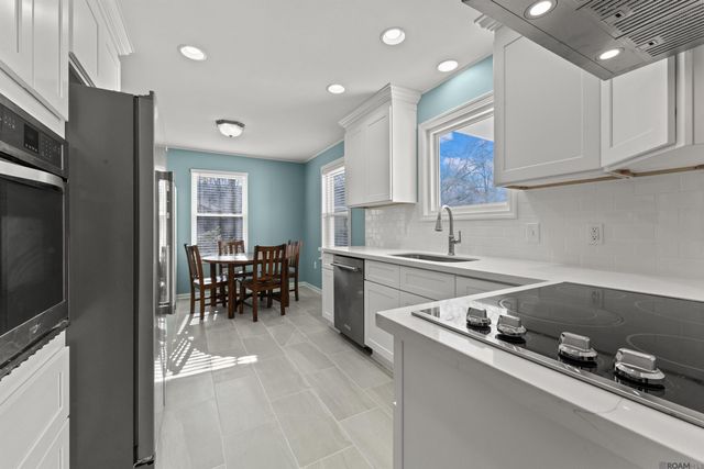 1248 Knollhaven Dr, Saint George, LA 70810