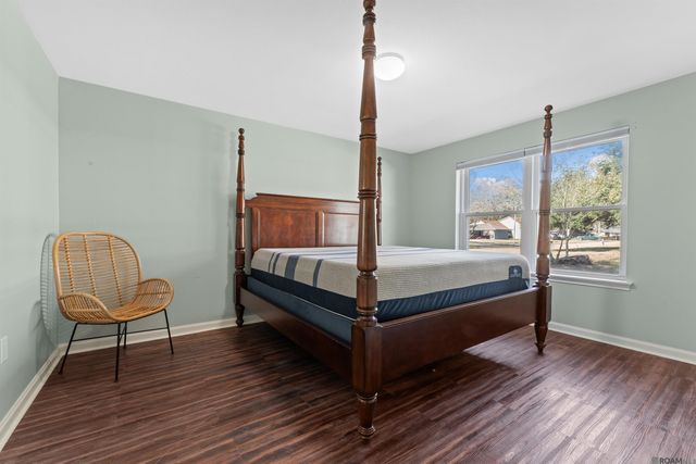 1248 Knollhaven Dr, Saint George, LA 70810