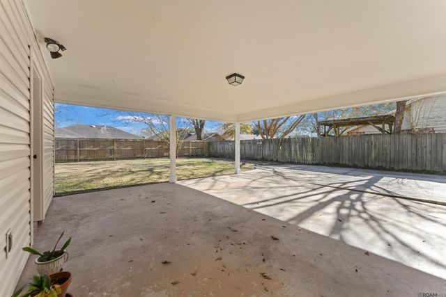 1248 Knollhaven Dr, Saint George, LA 70810