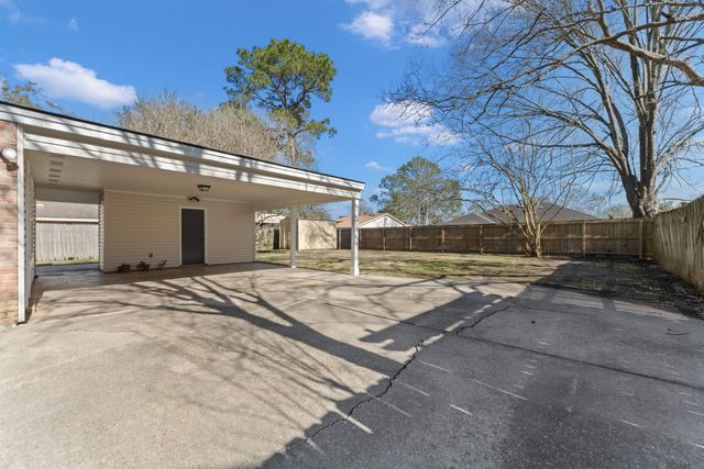 1248 Knollhaven Dr, Saint George, LA 70810