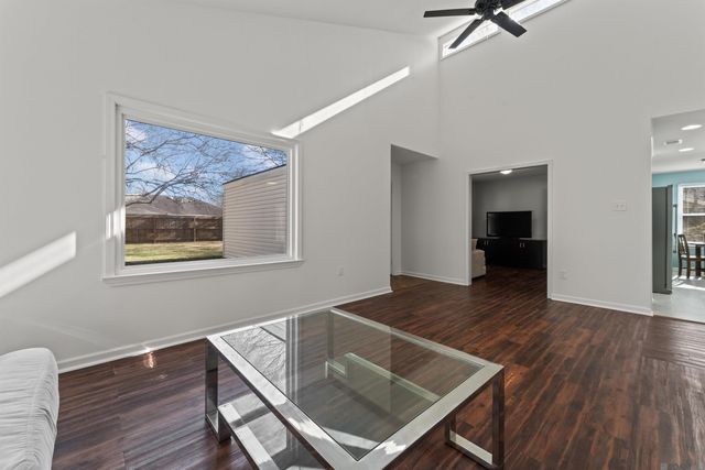 1248 Knollhaven Dr, Saint George, LA 70810