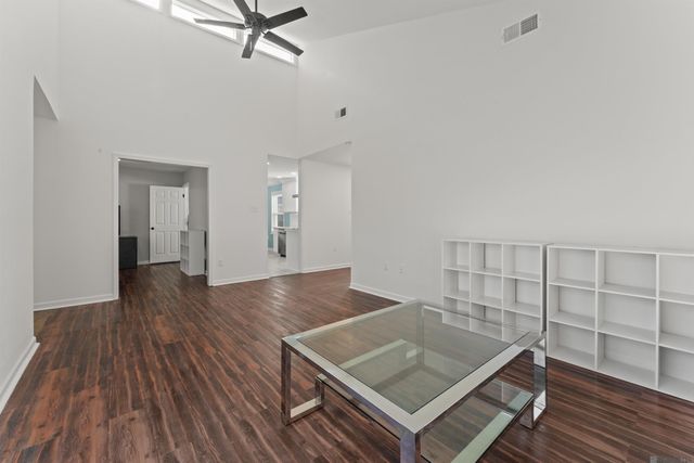 1248 Knollhaven Dr, Saint George, LA 70810