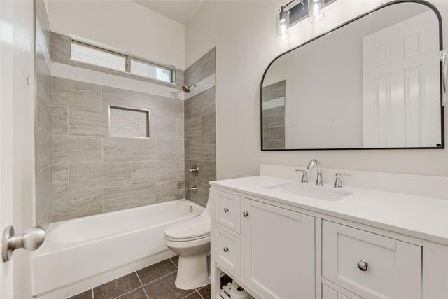 1829 Forsythe Drive, Savannah, TX 76227