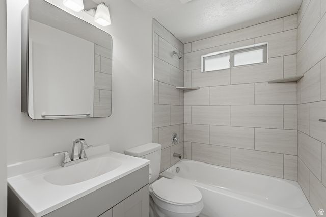 2866 W 1700 N, Clinton, UT 84015