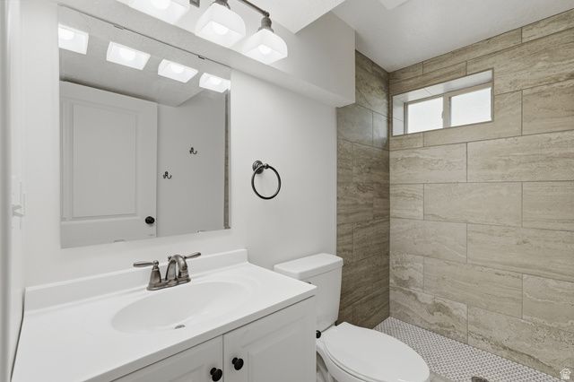2866 W 1700 N, Clinton, UT 84015