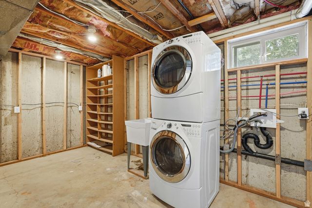 2866 W 1700 N, Clinton, UT 84015