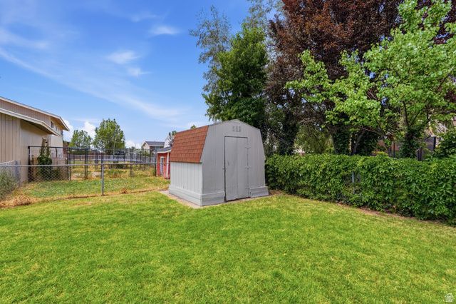 2866 W 1700 N, Clinton, UT 84015