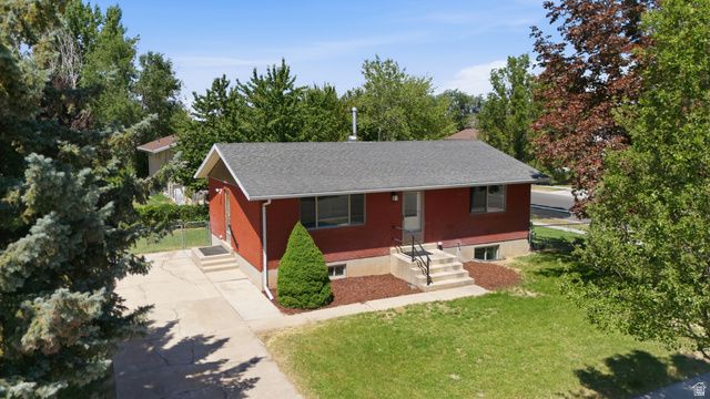2866 W 1700 N, Clinton, UT 84015