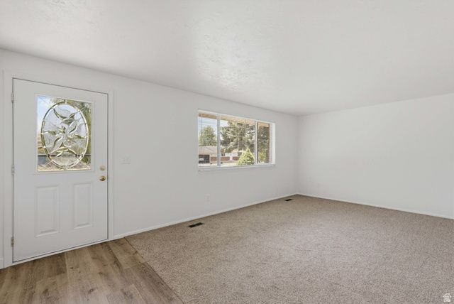 2866 W 1700 N, Clinton, UT 84015