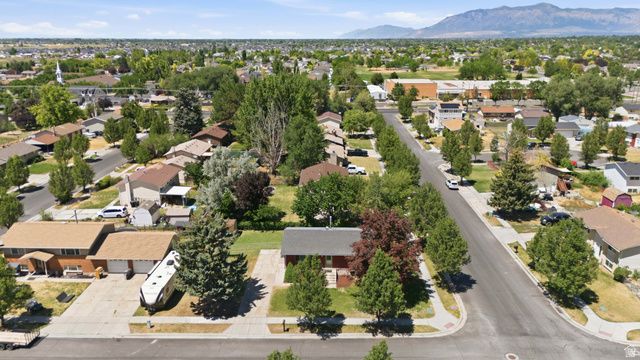 2866 W 1700 N, Clinton, UT 84015
