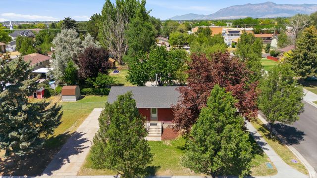 2866 W 1700 N, Clinton, UT 84015