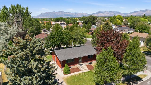 2866 W 1700 N, Clinton, UT 84015