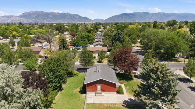 2866 W 1700 N, Clinton, UT 84015