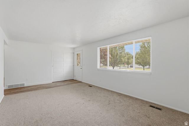 2866 W 1700 N, Clinton, UT 84015