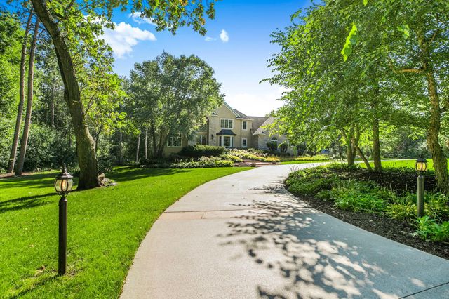 90 27th Street N, Sartell, MN 56377