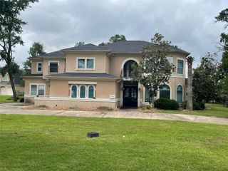 8930 Water Crest Trail, Richmond, TX 77469