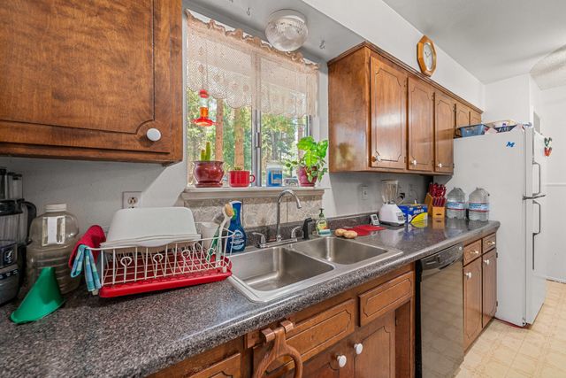 177 Genevieve Drive, Grants Pass, OR 97527