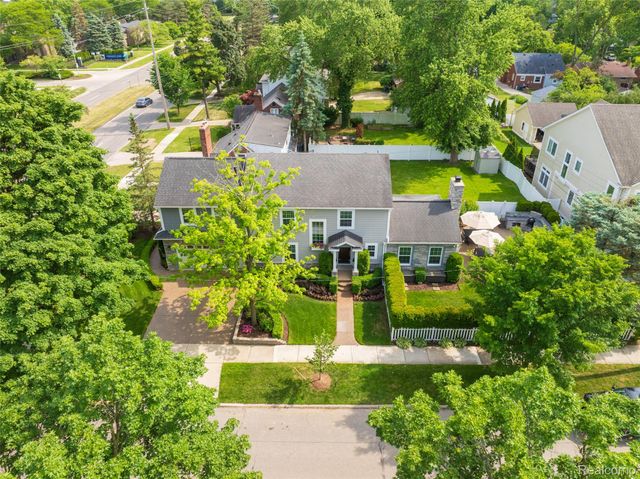 2872 Manchester Road, Birmingham, MI 48009
