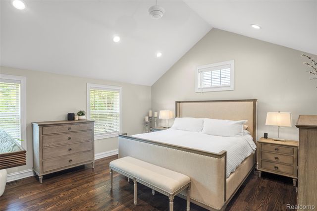 2872 Manchester Road, Birmingham, MI 48009