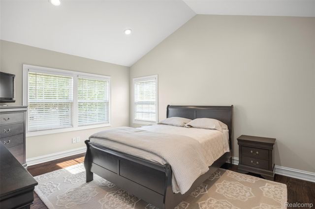 2872 Manchester Road, Birmingham, MI 48009
