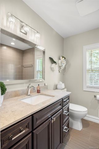 2872 Manchester Road, Birmingham, MI 48009