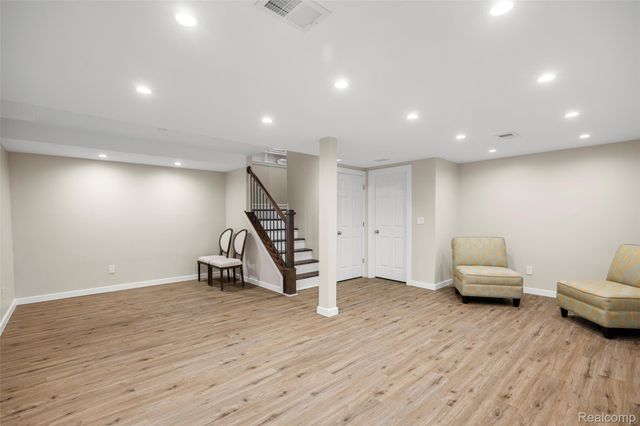 2872 Manchester Road, Birmingham, MI 48009