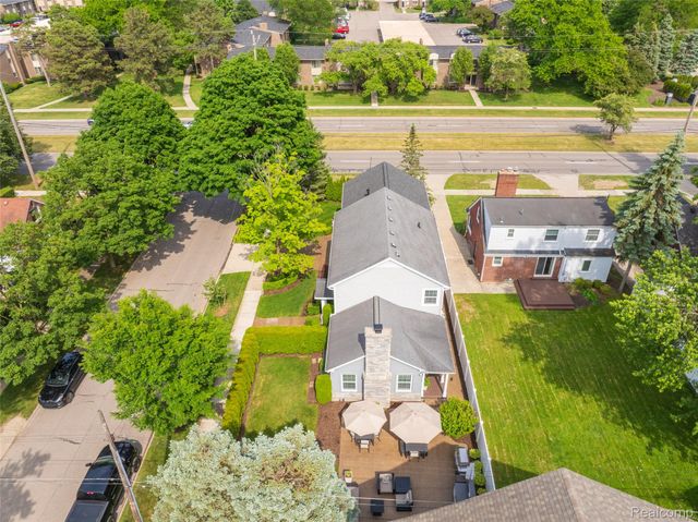 2872 Manchester Road, Birmingham, MI 48009