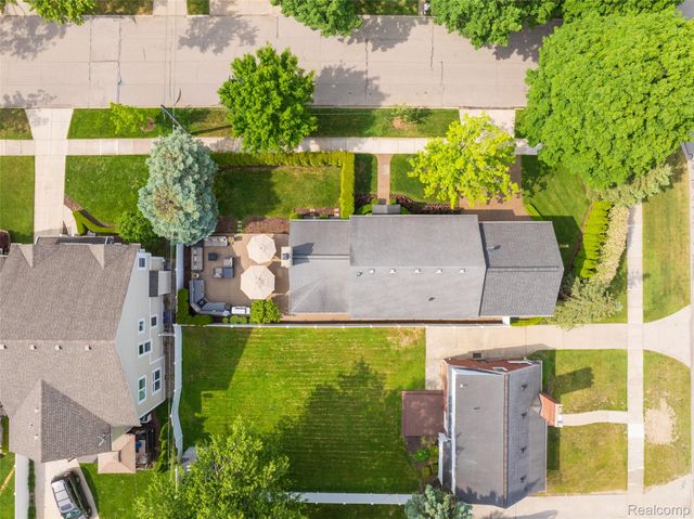 2872 Manchester Road, Birmingham, MI 48009