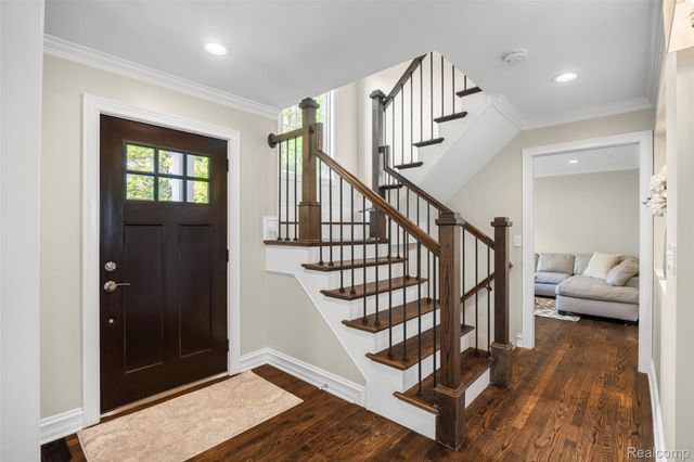 2872 Manchester Road, Birmingham, MI 48009