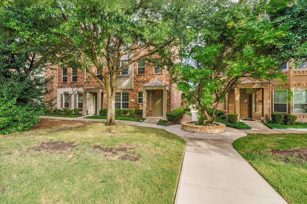 3912 Amberwood Drive, Addison, TX 75001