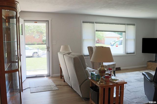 4701 W WANDA Avenue, Bartonville, IL 61607