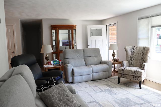 4701 W WANDA Avenue, Bartonville, IL 61607