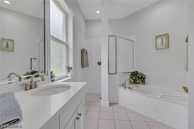 516 Eagle Creek DR, Naples, FL 34113