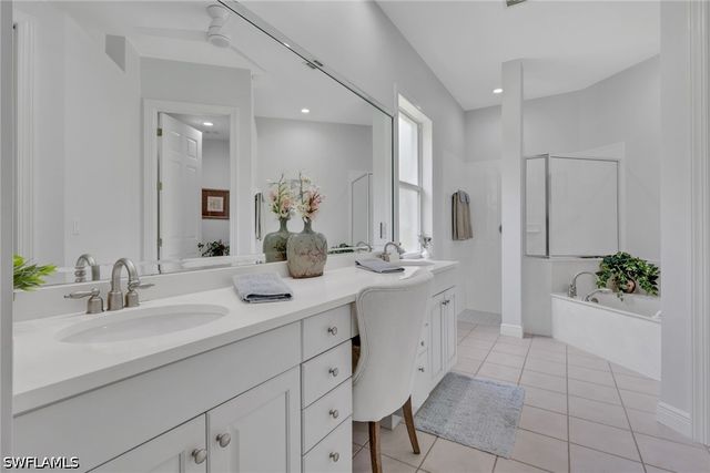 516 Eagle Creek DR, Naples, FL 34113