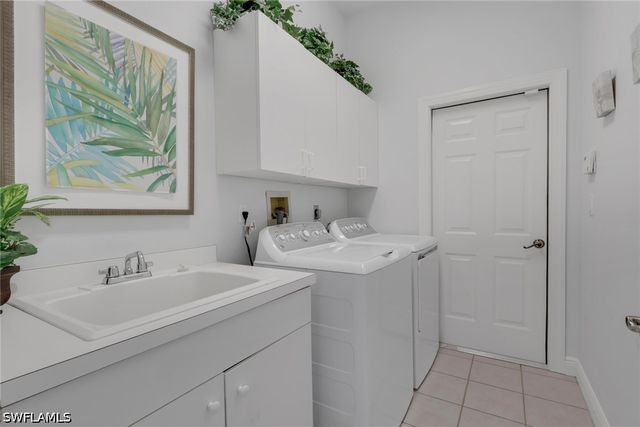 516 Eagle Creek DR, Naples, FL 34113