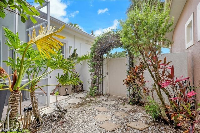 516 Eagle Creek DR, Naples, FL 34113