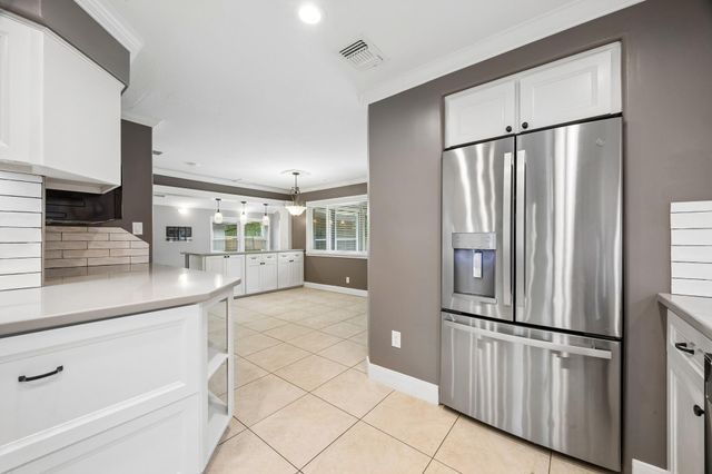 1446 Davon Lane, Houston, TX 77058