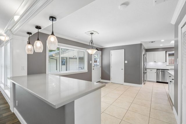 1446 Davon Lane, Houston, TX 77058