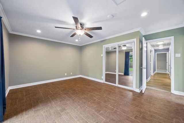 1446 Davon Lane, Houston, TX 77058