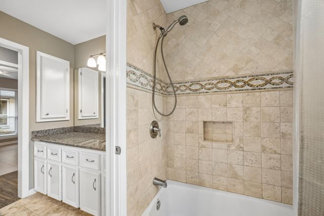 1446 Davon Lane, Houston, TX 77058