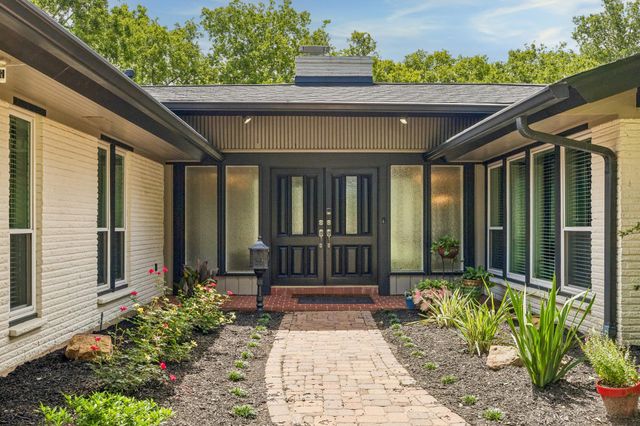 1446 Davon Lane, Houston, TX 77058