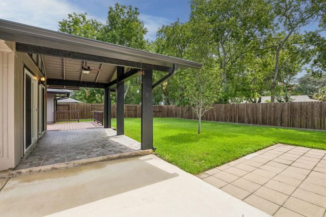 1446 Davon Lane, Houston, TX 77058