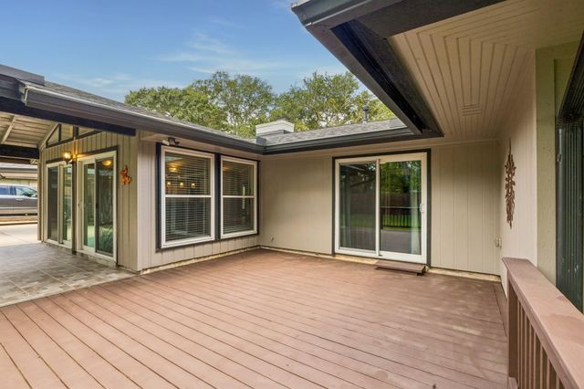 1446 Davon Lane, Houston, TX 77058