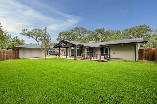 1446 Davon Lane, Houston, TX 77058