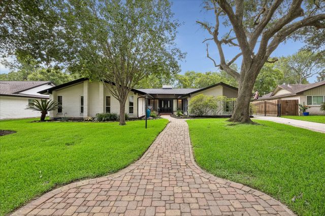1446 Davon Lane, Houston, TX 77058