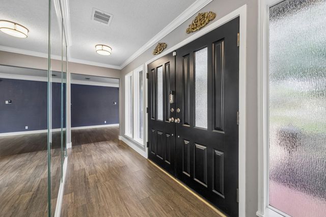 1446 Davon Lane, Houston, TX 77058