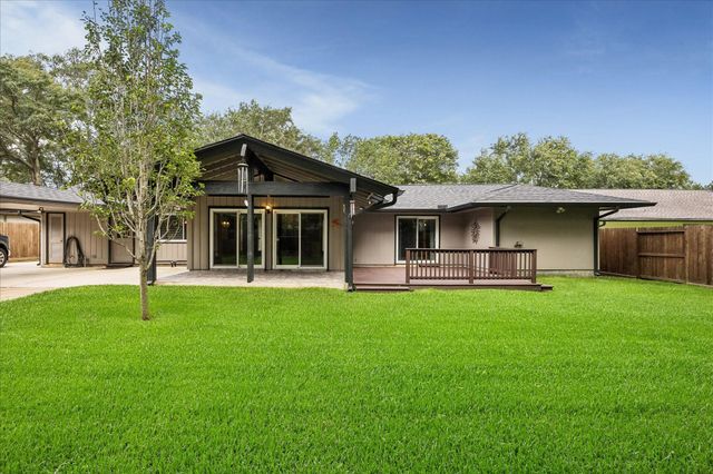 1446 Davon Lane, Houston, TX 77058