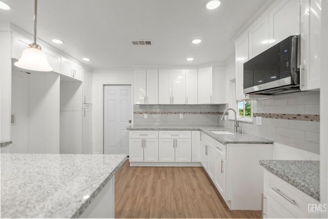 2612 LEE Street, Bakersfield, CA 93304